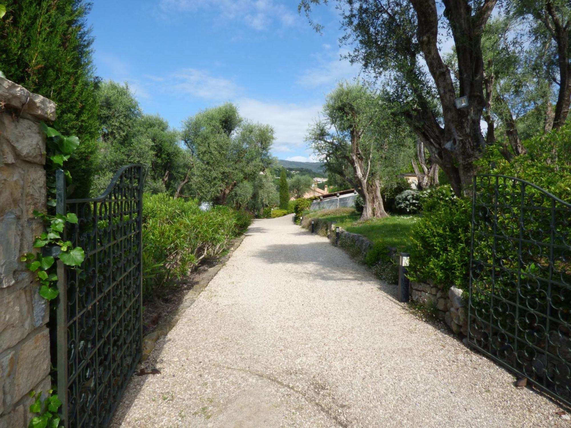 Apartment Cezanne With Heated Pool And Private Garden Chateauneuf-Grasse Zewnętrze zdjęcie